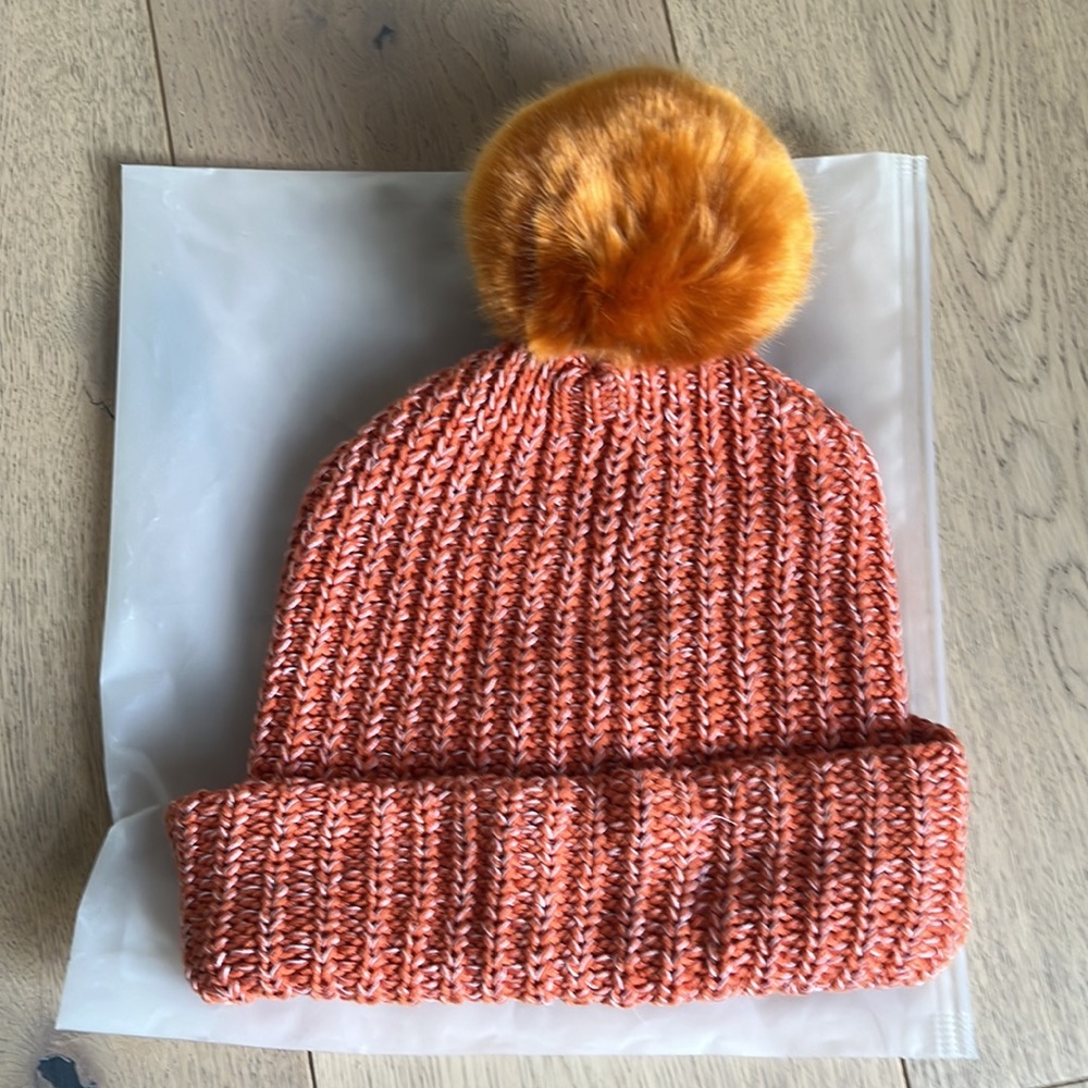 Love Your Melon Longhorn and White Winter Hat - Picture 3 of 5